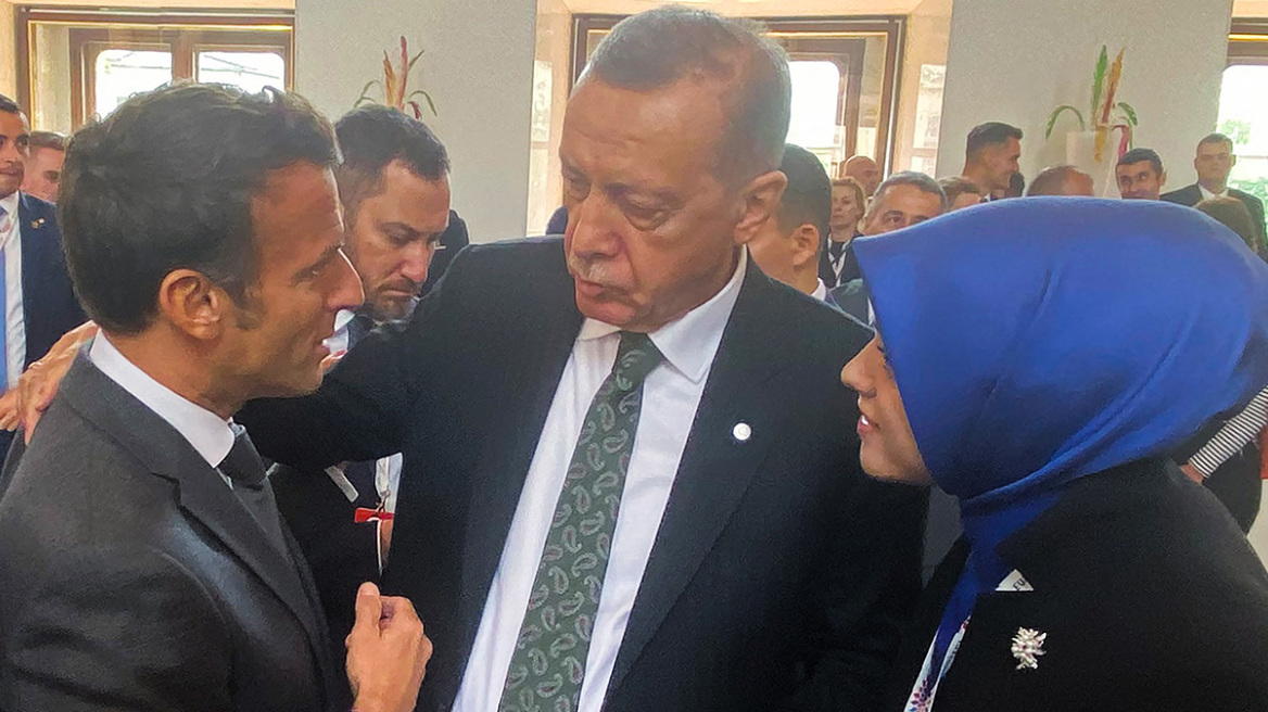 Ερντογάν για τη σχέση με Μακρόν:  Οι σύζυγοί μας τα πάνε καλά,  εμείς όχι...