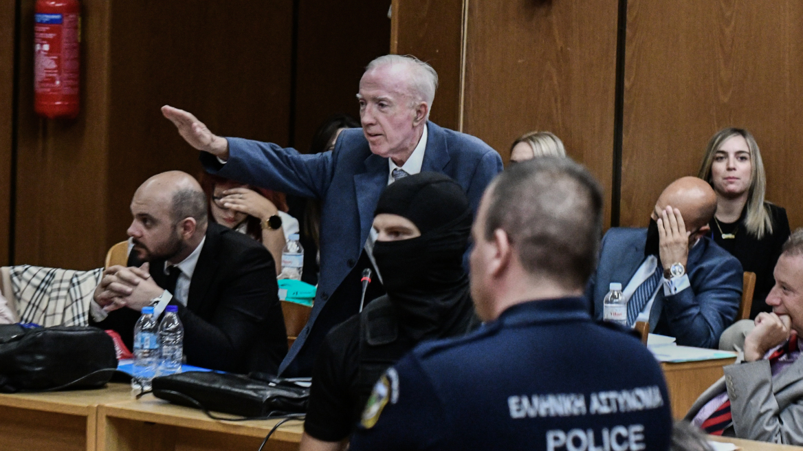 ΔΣΑ: Παρενέβη για το θέμα του ναζιστικού χαιρετισμού Πλεύρη μέσα σε δικαστική αίθουσα 