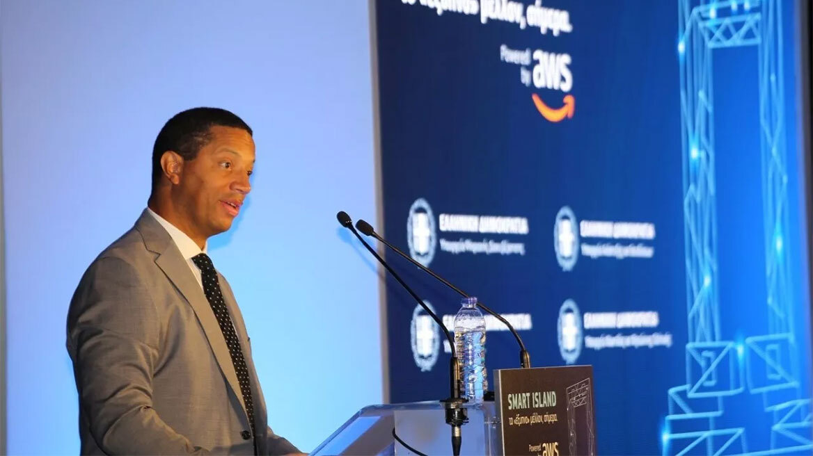 Κάμερον Μπρουκς: Τα επόμενα επενδυτικά βήματα της Amazon Web Services στην Ελλάδα