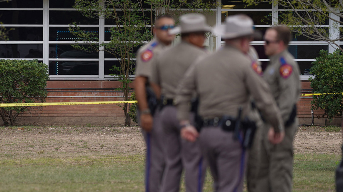 Μακελειό στο Τέξας: «Ξήλωσαν» όλο το αστυνομικό τμήμα στο Ουβάλντε για την καθυστερημένη επέμβαση στο σχολείο
