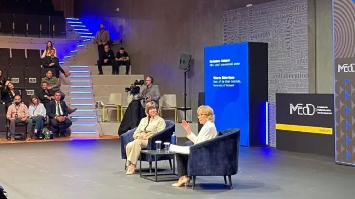 Στην Αθήνα η δημοσιογράφος που αρνήθηκε να φορέσει μαντίλα για συνέντευξη με τον Ιρανό πρόεδρο