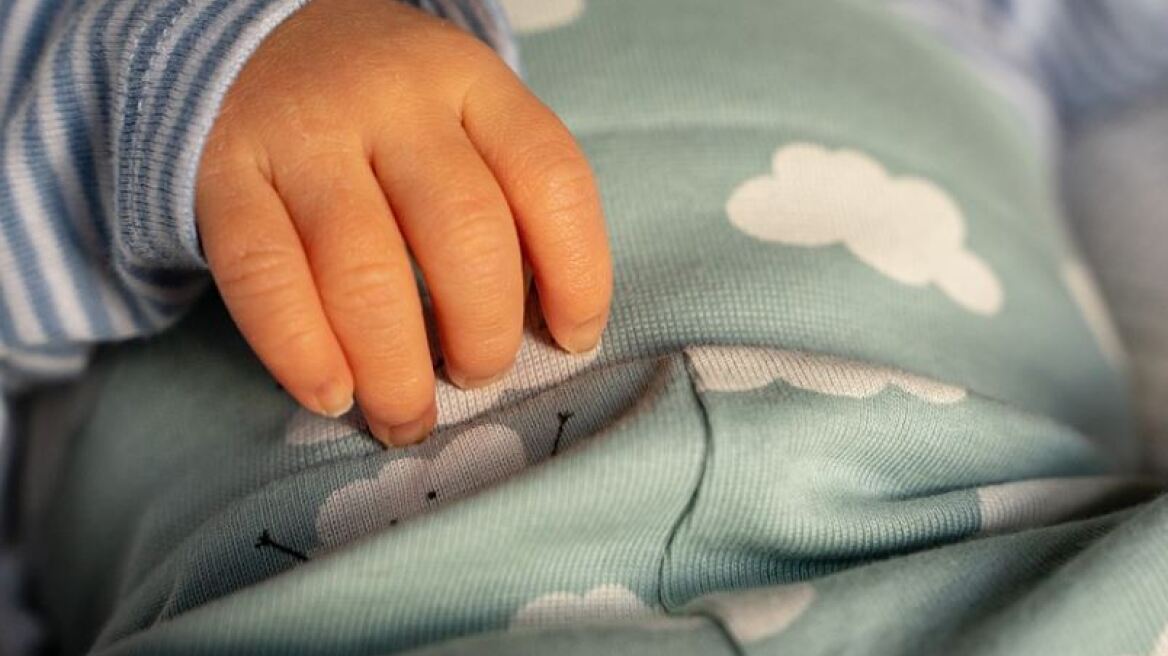 Λονδίνο: Βρέφος βρέθηκε εγκαταλελειμμένο μέσα σε τσάντα εν μέσω ψύχους