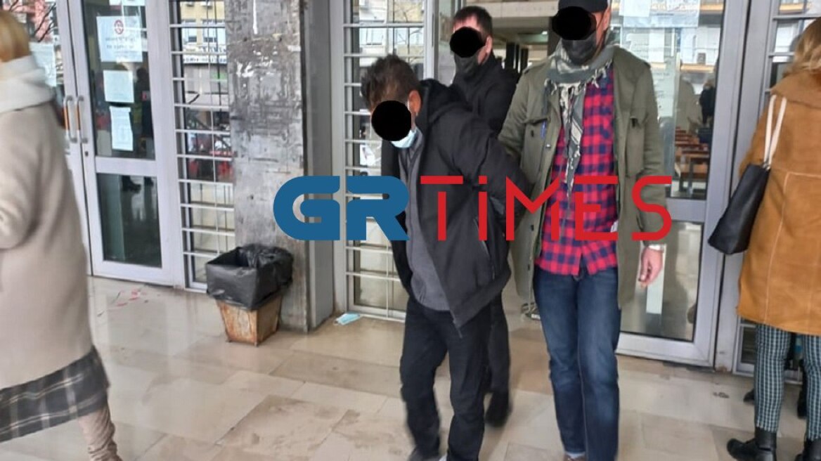 Θεσσαλονίκη: Ισόβια στον 57χρονο που σκότωσε την εν διαστάσει σύζυγό του σε ζαχαροπλαστείο