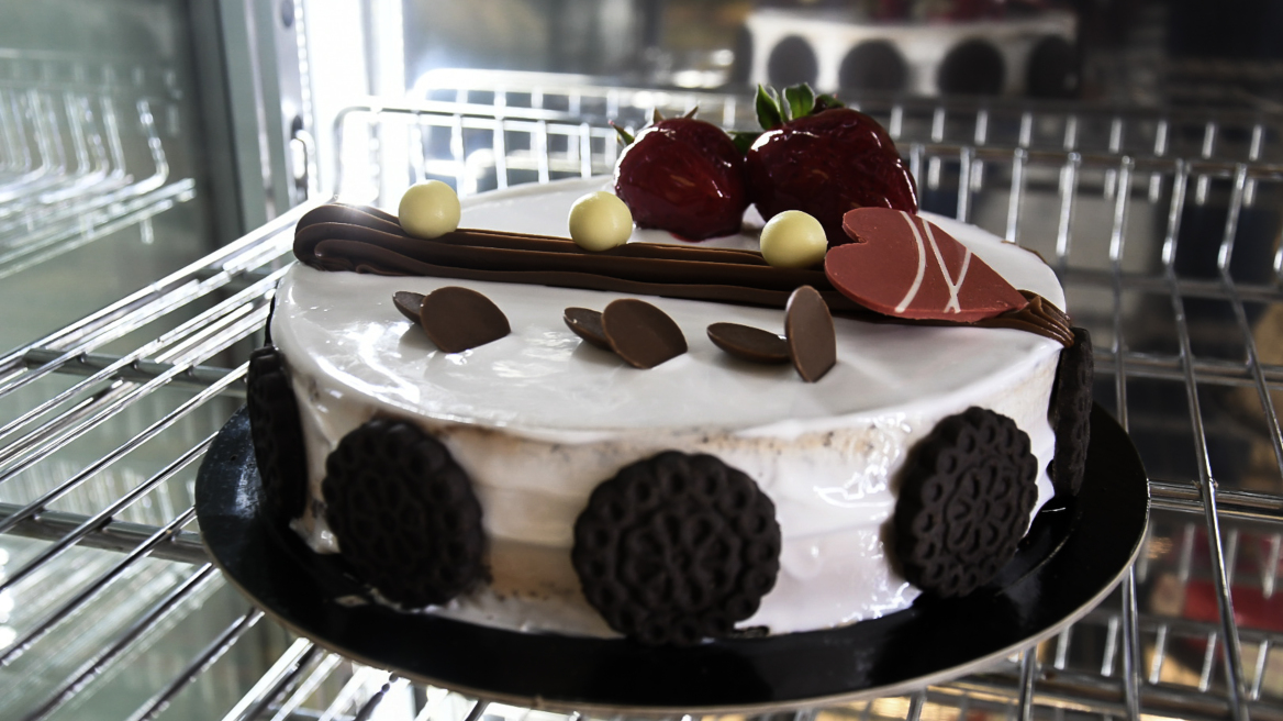 Βόλος: 50χρονος τη μια ημέρα πήγε τούρτα στην εν διαστάσει σύζυγο και την επόμενη την χτύπησε