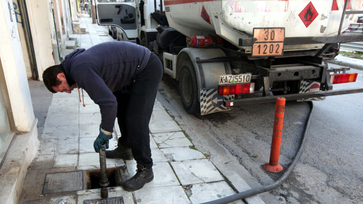 Πετρέλαιο θέρμανσης: Ξεκινά την Παρασκευή η διάθεσή του - Κοντά στο €1,4 το λίτρο η τιμή του