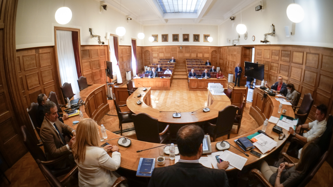 Εξεταστική για παρακολουθήσεις: Στις 21 Οκτωβρίου η συζήτηση για το πόρισμα των 220 σελίδων