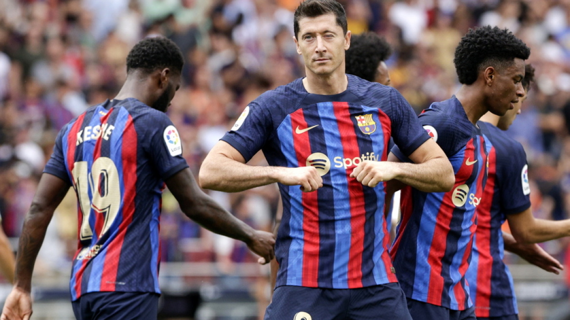 Υπό το βλέμμα της κόρης του η τελευταία προπόνηση του Λεβαντόφσκι πριν το Ρεάλ-Μπαρτσελόνα