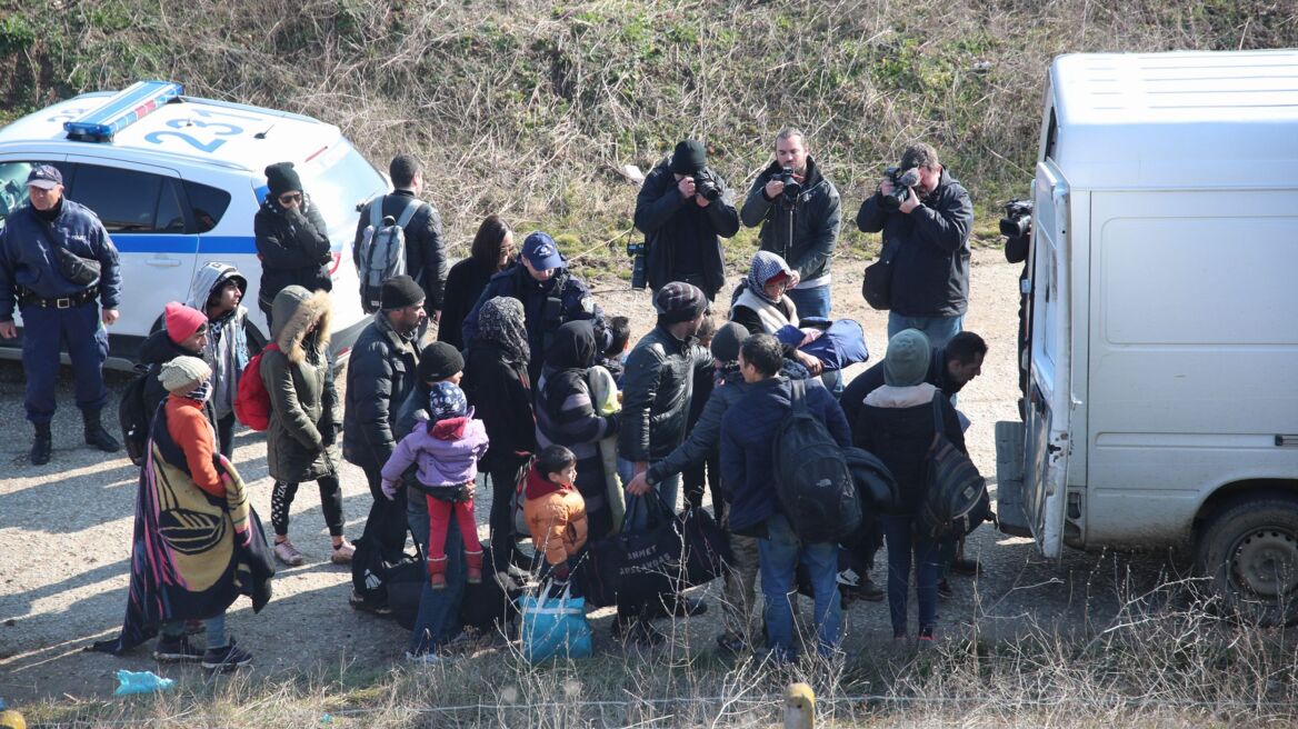 Έβρος - ΓΓ Συνοριοφυλάκων: 23 χρόνια δεν έχω δει τέτοια απάνθρωπη εικόνα όπως αυτή με τους γυμνούς μετανάστες