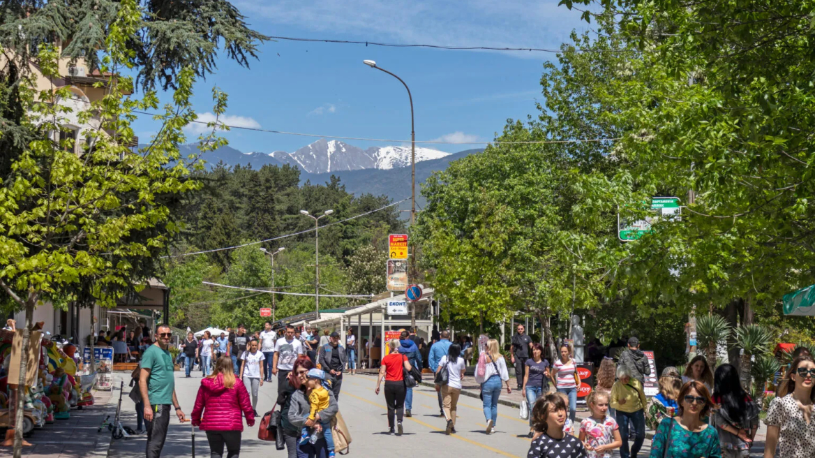Σαντάνσκι: 24 ώρες στο «mall των Βαλκανίων»