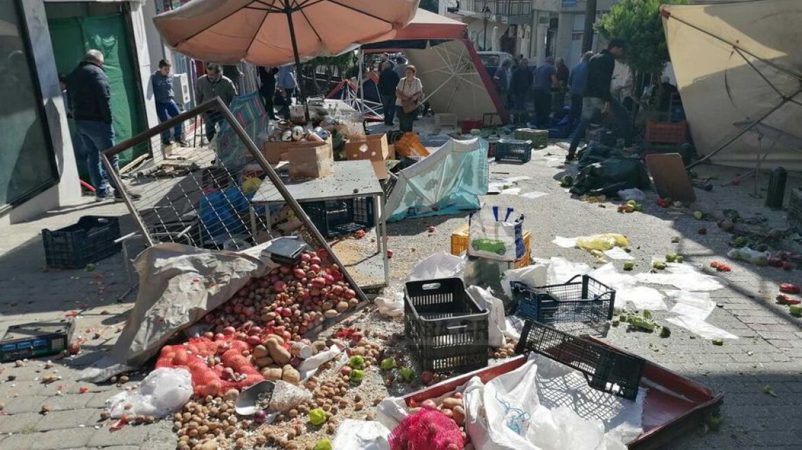 Τρελή πορεία αγροτικού σε λαϊκή στην Καλαμπάκα: Με κρανιοεγκεφαλικές κακώσεις η σύζυγος του οδηγού