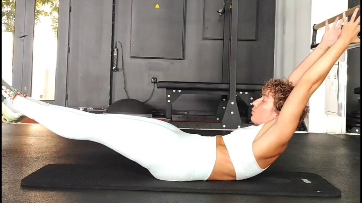 Hollow Hold: Η Νο1 άσκηση ενδυνάμωσης του κορμού