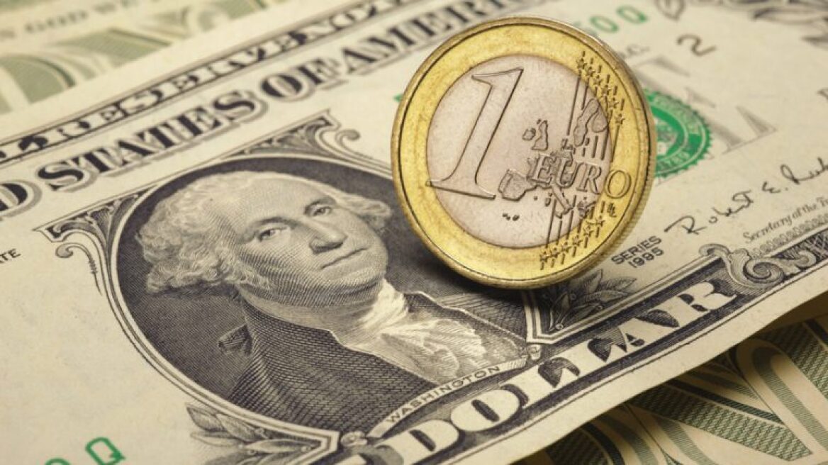 Σε ανοδική τροχιά το ευρώ, εκτοπίζει το δολάριο ως εναλλακτικό ασφαλές καταφύγιο