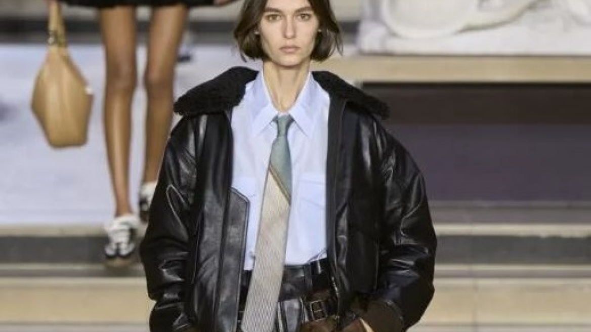 Τα παντελόνια που θα αντικαταστήσουν τα τζιν αυτή τη σεζόν