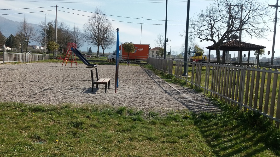 Αλεξανδρούπολη: Σοκαρισμένοι οι φίλοι της 15χρονης που τραυματίστηκε στην παιδική χαρά