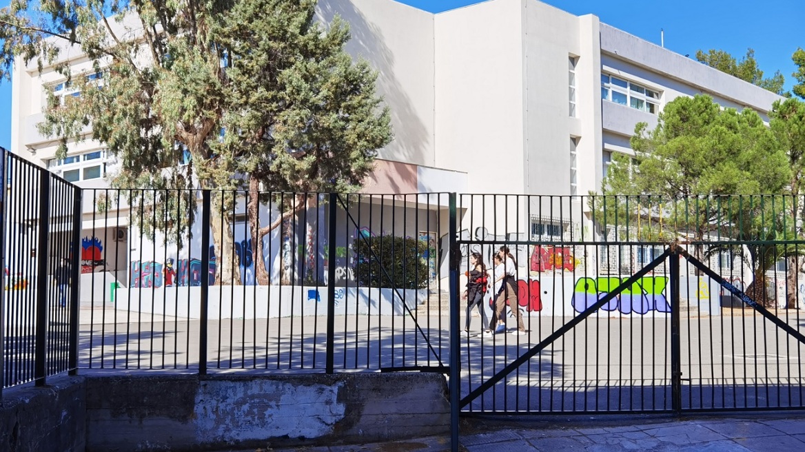 Μελίσσια: Καθημερινές οι ταραχές στο σχολείο που συνελήφθησαν οι 3 μαθητές - «Φοβόμαστε μη μας πετάξουν πέτρες στο κεφάλι»