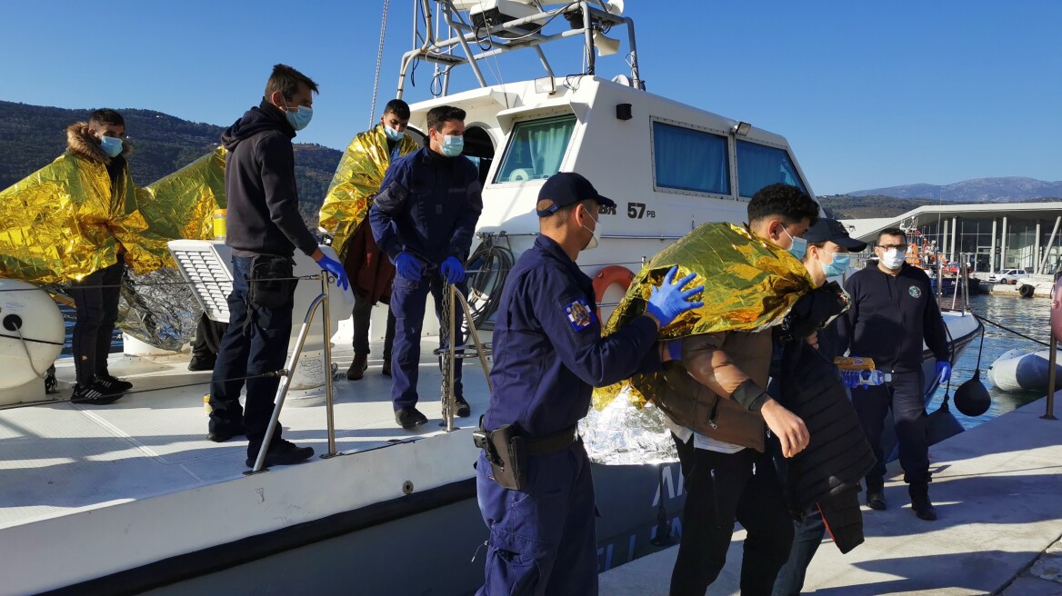 Σάμος: Λιμενικό και Frontex περισυνέλεξαν οκτώ μετανάστες
