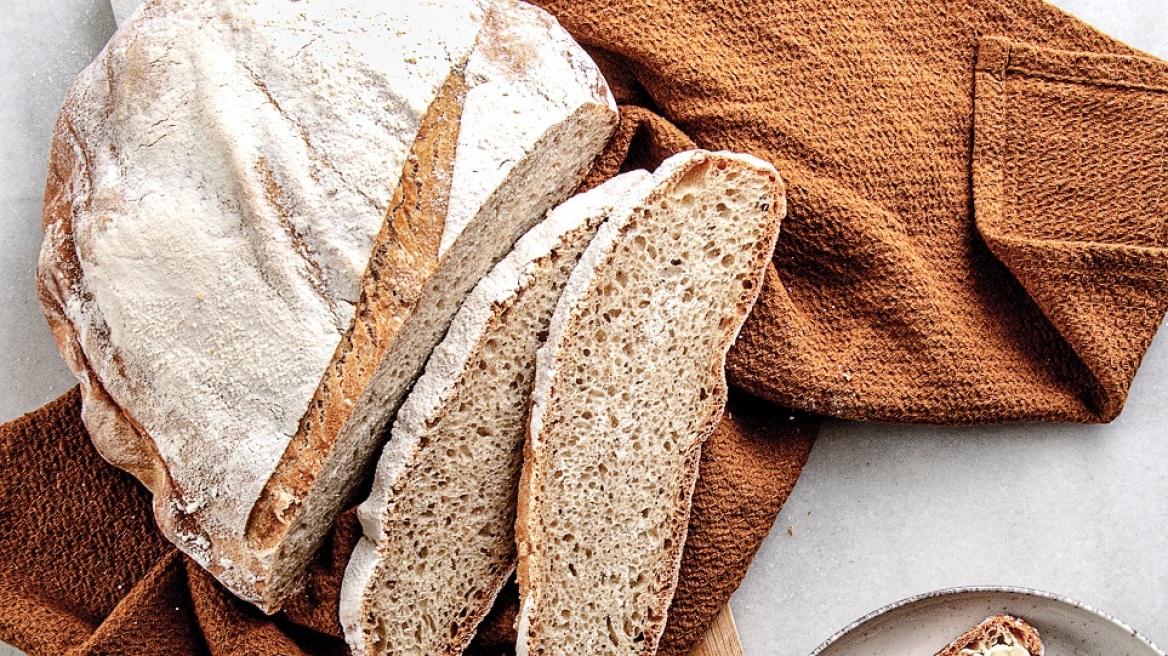 Φτιάχνουμε λευκό ψωμί με προζύμι βήμα-βήμα