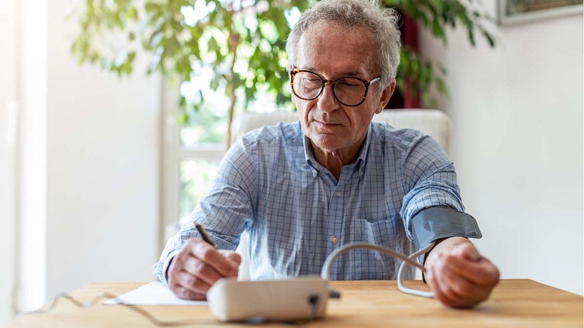 Άνοια: «Ρίξτε» την πίεση και σώστε το μυαλό σας