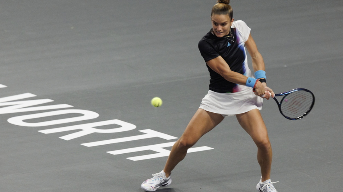  H Σάκκαρη προτείνει Σαντορίνη για διακοπές και παστίτσιο για φαγητό στην Ελλάδα 