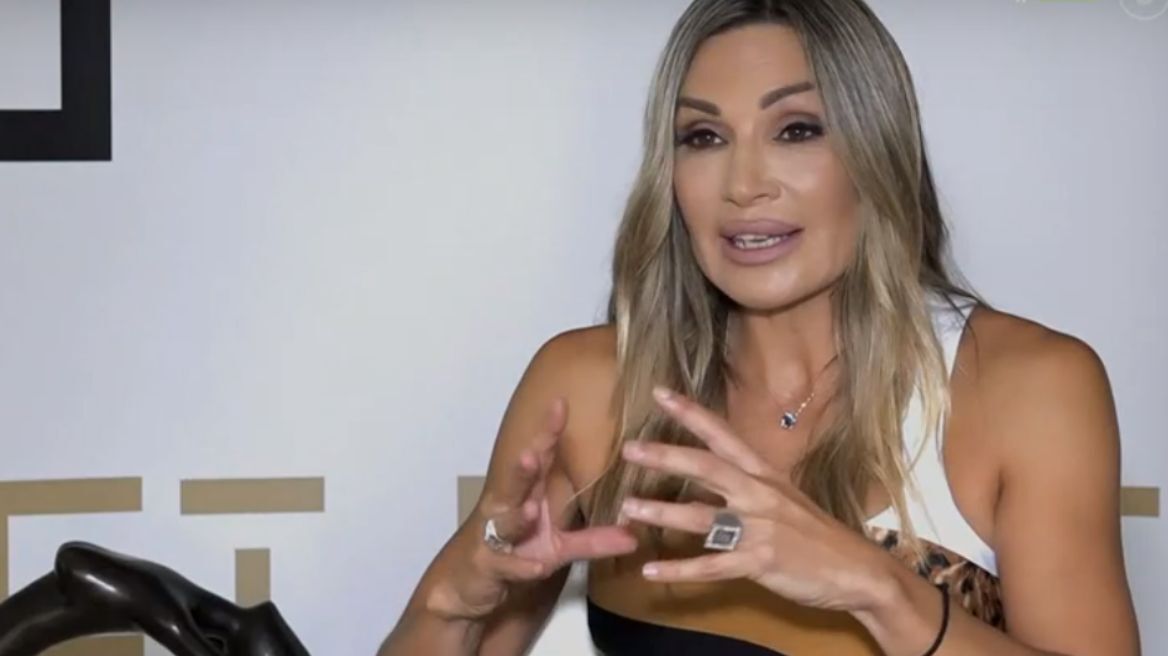 Ελένη Πετρουλάκη: Οι κόρες μου είναι στην εφηβεία κι είναι αυστηρές μαζί μου, επικριτικές