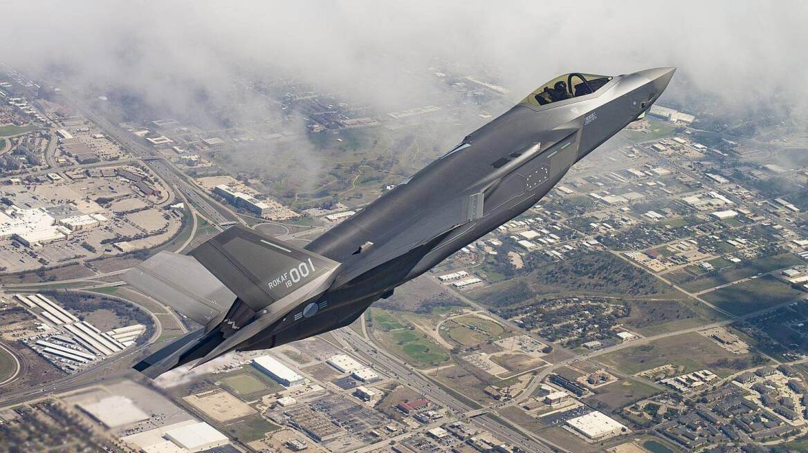 Η Νότια Κορέα «σηκώνει» εσπευσμένα μαχητικά αεροσκάφη