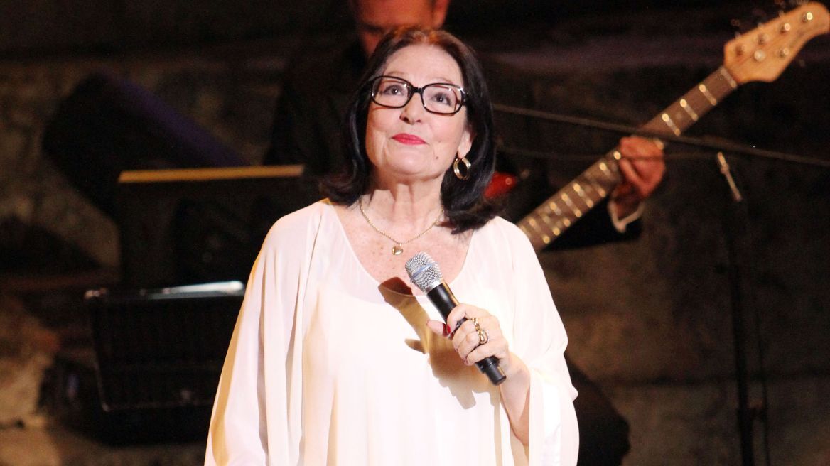 Νάνα Μούσχουρη: «Είχα καρκίνο στο πάγκρεας, έχω περάσει πολλά»  