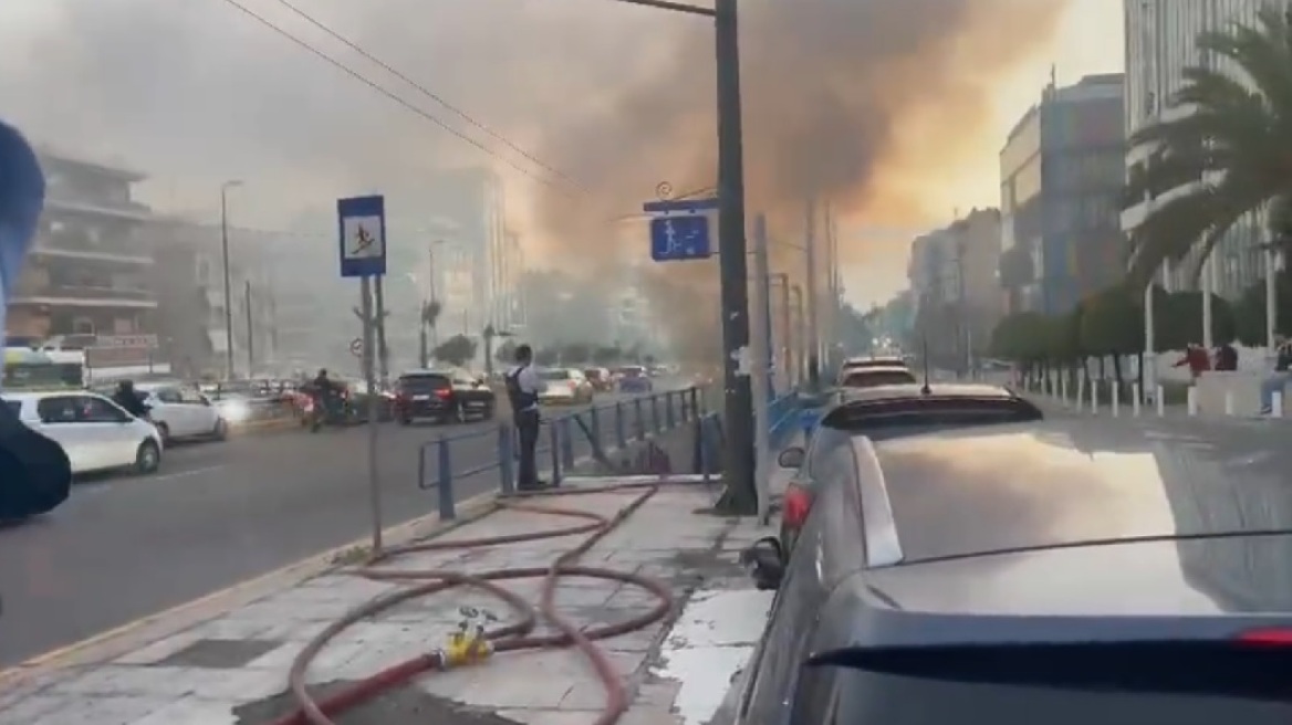 Υπό μερικό έλεγχο η φωτιά σε υπόγεια διάβαση στη Συγγρού - Βίντεο
