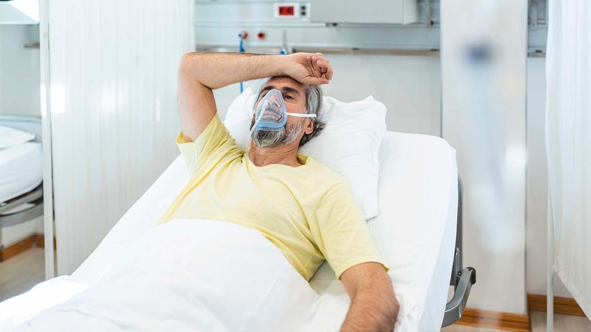 Απίστευτο: Είχε Covid για 411 μέρες – Η θεραπεία που τον έσωσε