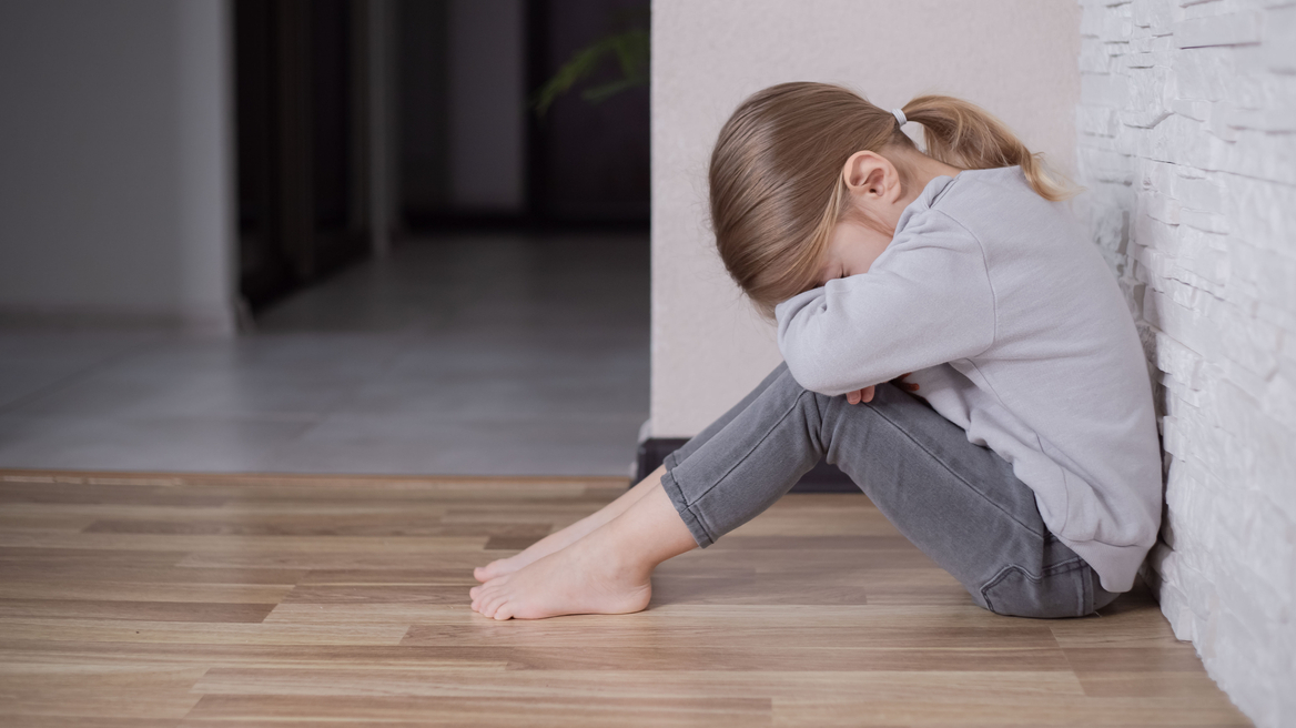 Βιασμοί στα Πετράλωνα: «Τα παιδιά ήταν παραμελημένα και φοβισμένα» λέει μάρτυρας