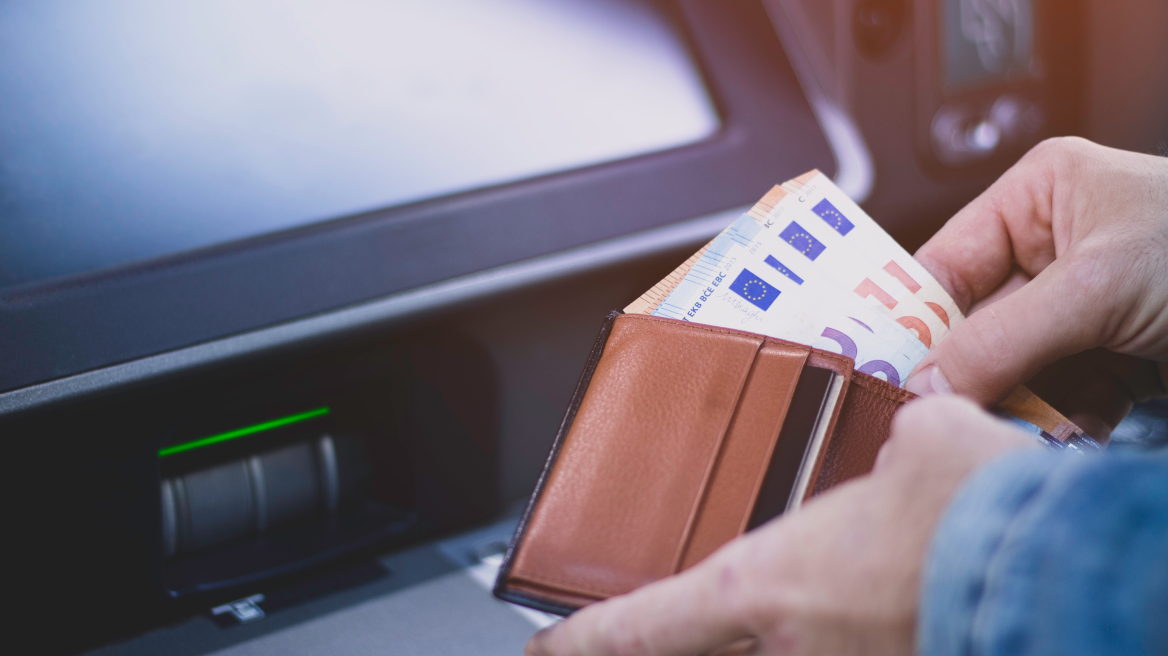 Eφάπαξ και επιδόματα €82,7 εκατ. σε 105.000 δικαιούχους μέχρι την Παρασκευή 11/11