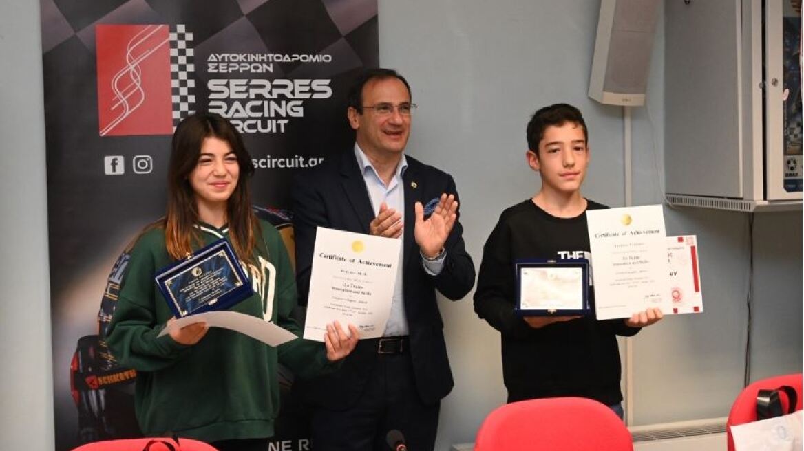 Νότια Κορέα - Διεθνής Ολυμπιάδα Ρομποτικής: «Έξυπνη» ζακέτα έκανε παγκόσμιους πρωταθλητές δύο 13χρονους Έλληνες