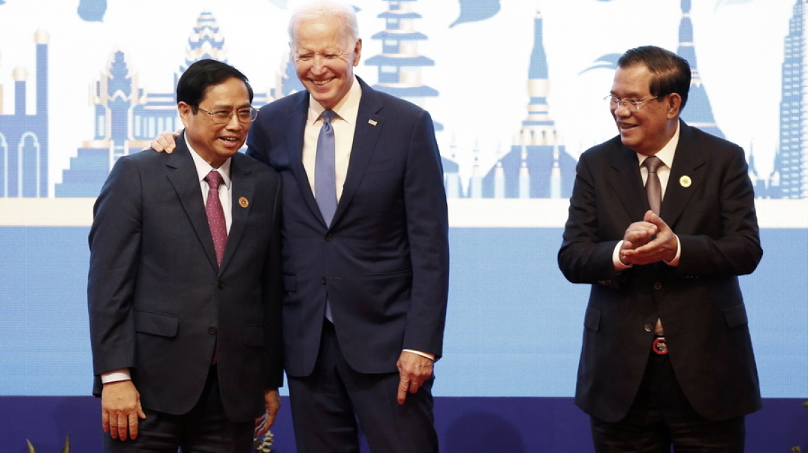 Βίντεο: Ο Μπάιντεν το «τερμάτισε» με νέο σαρδάμ - Αποκάλεσε τον πρωθυπουργό της Καμπότζης... ηγέτη της Κολομβίας!