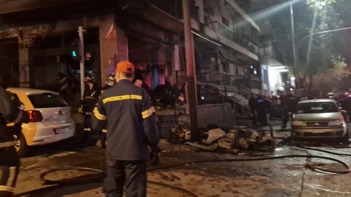 Θεσσαλονίκη: Φωτιά σε κατάστημα στη λεωφόρο Κωνσταντίνου Καραμανλή