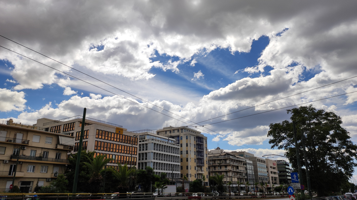 Καιρός: Τοπικές νεφώσεις σήμερα - Πού υπάρχει πιθανότητα βροχών