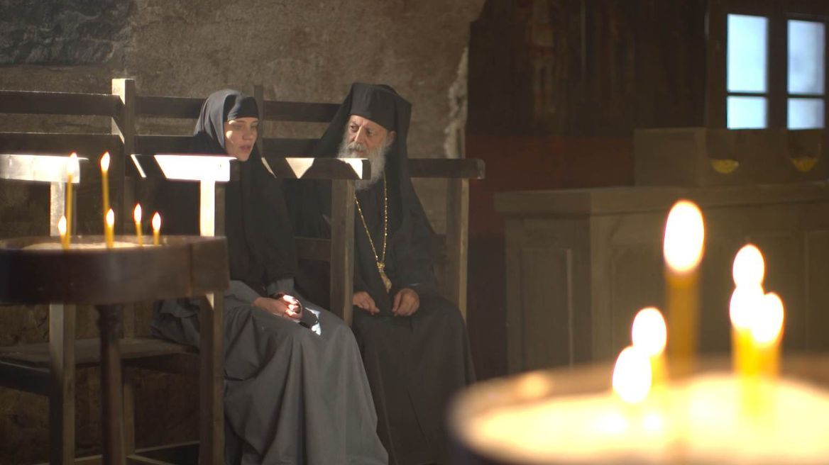 Μαύρο Ρόδο: Η Ελισάβετ εξομολογείται στον Μητροπολίτη όσα έγιναν, αλλά λέει ψέματα