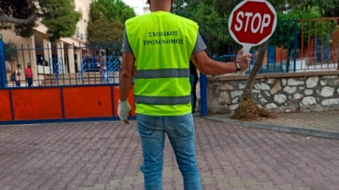 Πάτρα: Τσαντίστηκε που δεν τον άφηναν να παρκάρει... και πάτησε γκάζι προς τους σχολικούς τροχονόμους