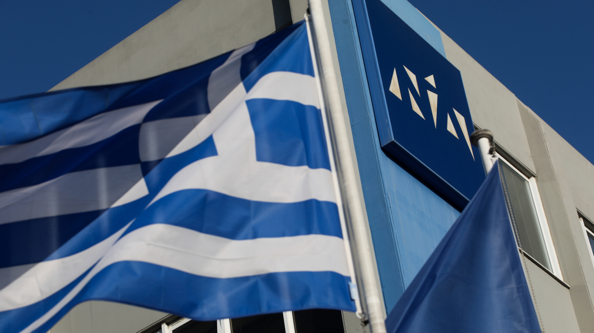 ΝΔ για δηλώσεις Μαντζουράνη: Παραδέχθηκε έλλειψη στοιχείων, ψάχνουν πάλι για κουκουλοφόρους μάρτυρες