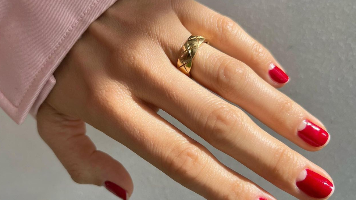 Αυτό είναι το κλασικό μανικιούρ που απειλεί να πάρει την πρωτιά του γαλλικού