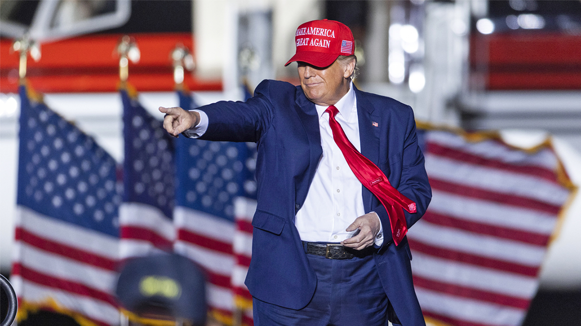 Τραμπ: Κι επισήμως υποψήφιος για το 2024 - «Ο Μπάιντεν δεν θα μείνει άλλα 4 χρόνια στον Λευκό Οίκο»