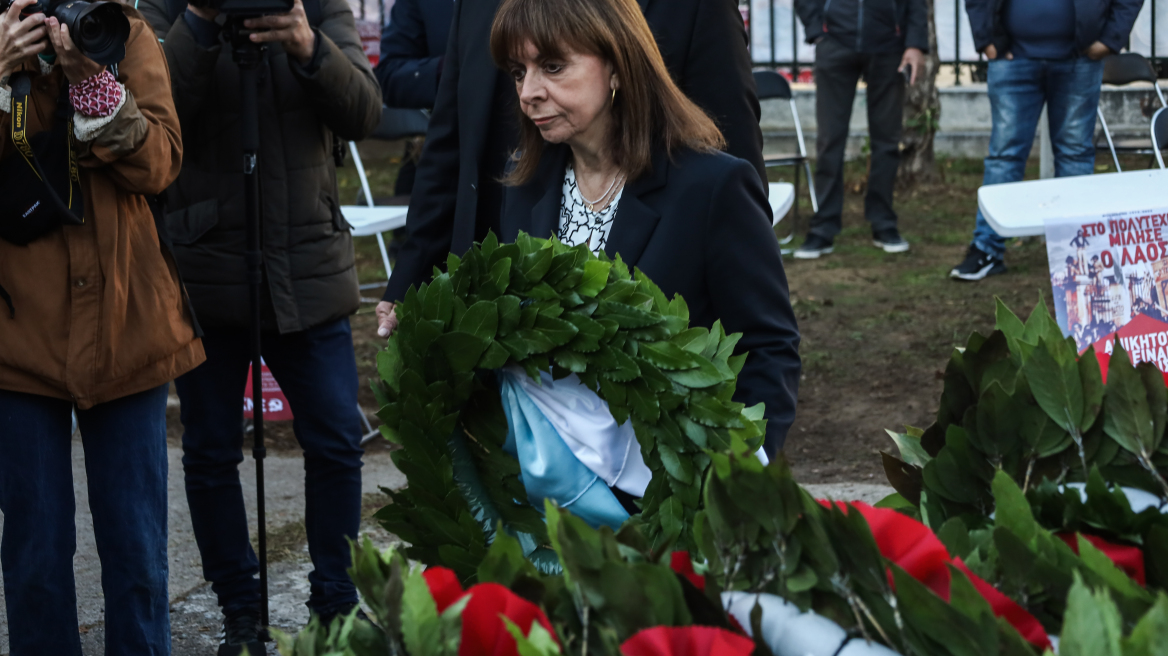 Στο Πολυτεχνείο η Σακελλαροπούλου: Η εξέγερση μας υπενθυμίζει ότι ο αγώνας για τη δημοκρατία είναι διαρκής 