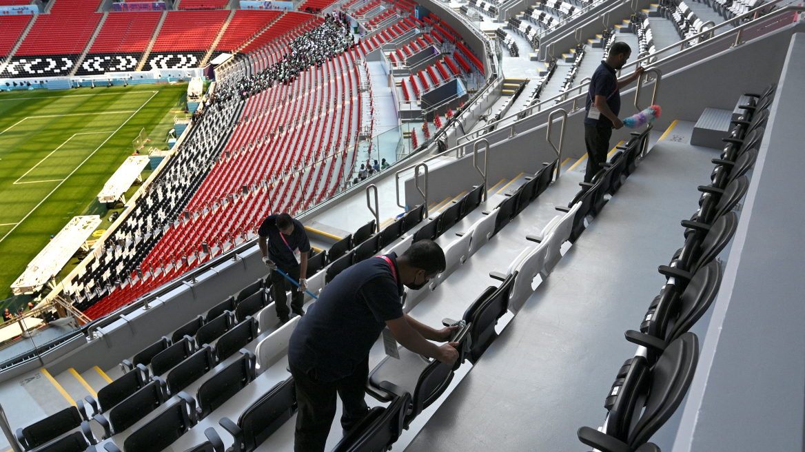 Μουντιάλ 2022: Άφησαν εργαζόμενους στο Κατάρ χωρίς νερό και φαγητό για έξι ώρες - Τι καταγγέλλουν