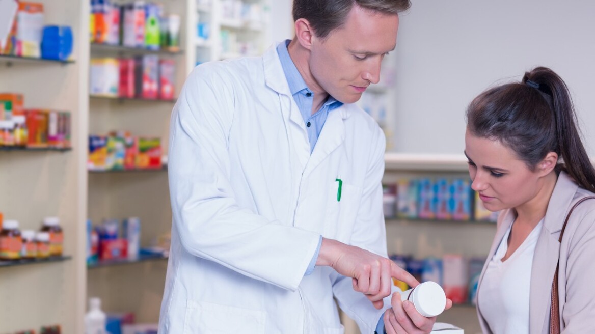 Δημοσκόπηση: 8 στους 10 Έλληνες θα ήθελαν τα φαρμακεία να είναι κέντρα ιατρικής περίθαλψης