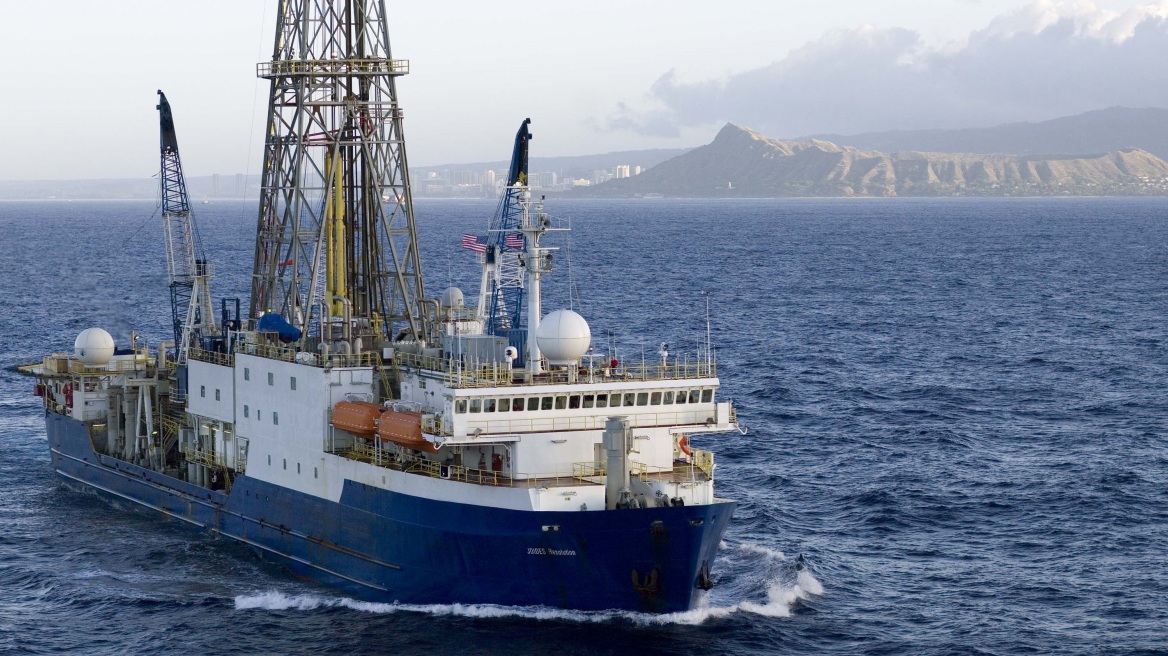 Σαντορίνη: Αμερικανικό ερευνητικό πλοίο ξεκινά τον Δεκέμβριο γεωτρήσεις γύρω από τα ηφαίστειά της