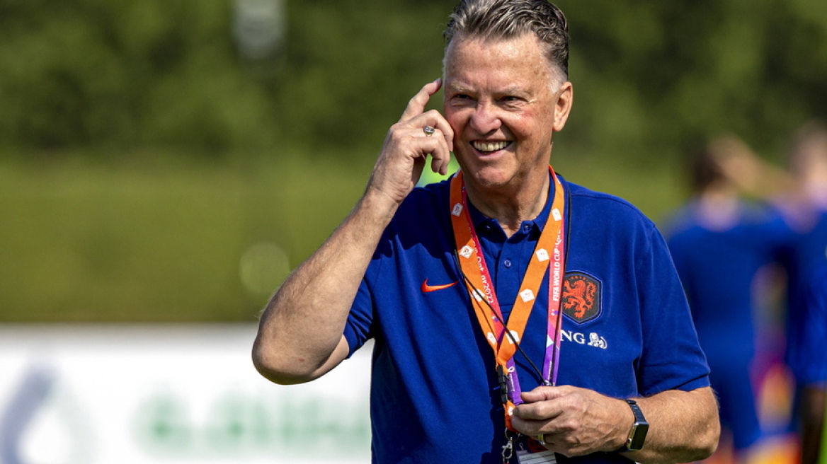 Μουντιάλ 2022: «Έλα στο ξενοδοχείο για να το... κάνουμε» - Η ατάκα του Φαν Χάαλ στη γυναίκα του στην προπόνηση της Ολλανδίας