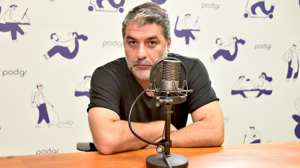 Αυτή η νύχτα μένει: Έγινε podcast με πρώτο καλεσμένο τον Βασίλη Μπισμπίκη