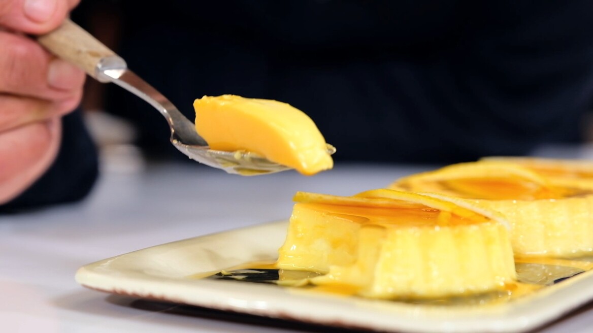 Κρεμ καραμελέ από τον Στέλιο Παρλιάρο (ΒΙΝΤΕΟ)