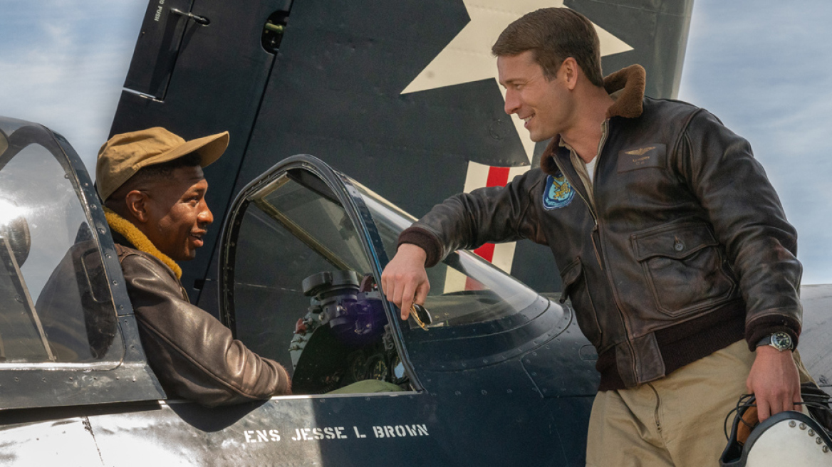 Απογειωθείτε με τους καλύτερους πιλότους στην επική πολεμική ταινία δράσης «Devotion: Οι Ήρωες των Αιθέρων»