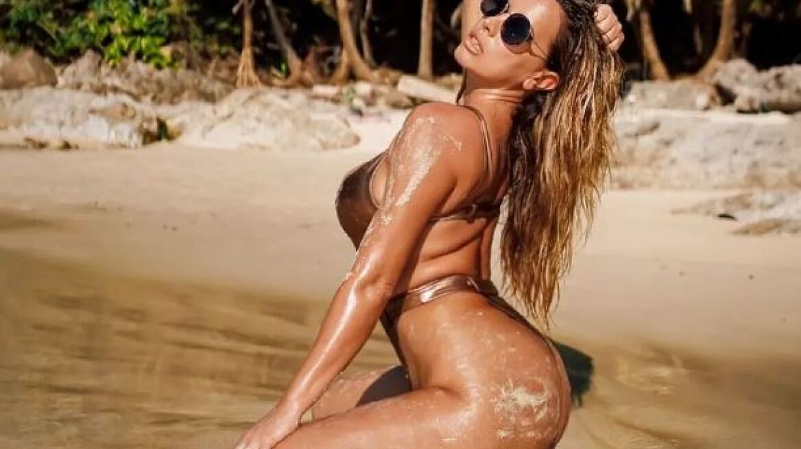 Μουντιάλ 2022: Η Νίβες Σέλσιους φωτογραφήθηκε για γούρι με μαγιό στα χρώματα της Κροατίας