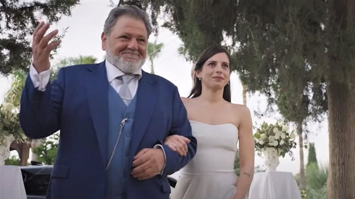 Η Γη της Ελιάς: Ο Κωνσταντίνος και η Ισμήνη παντρεύονται