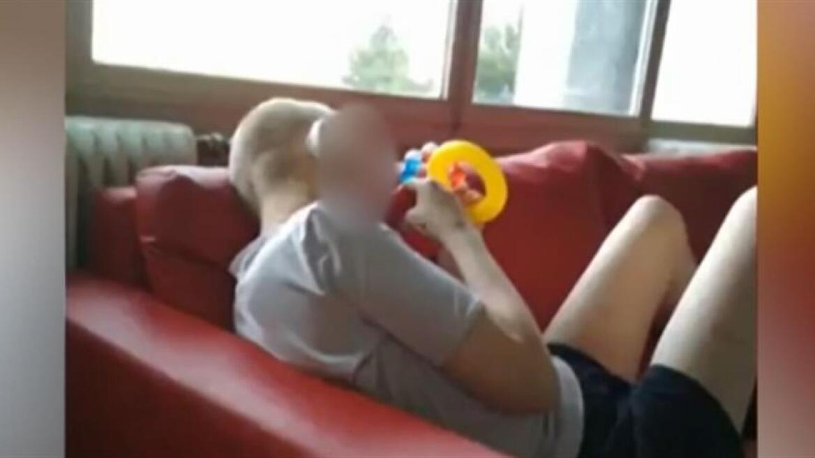 Θεσσαλονίκη: «Μου στέρησαν τη μυρωδιά του Πάρη» - Ξεσπάει η μητέρα 21χρονου που πέθανε από ξυλοδαρμό σε δομή ΑμεΑ 